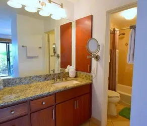 Wailea Ekolu # 501, vue panoramique sur l'océan, 2 chambres, 2 chambres, climatisation, 6 couchages, des prix imbattables! - Image 4