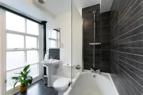 High Street Town House - Image 2