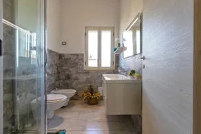 Casa vacanze 'Villetta I Pitosfori' con terrazza, giardino e Wi-Fi - Image 2