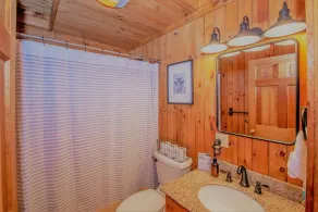 Gorgeous Log Cabin w/ hot tub and large center fireplace - Image 5