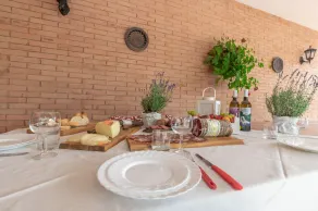 Skøn privat feriebolig for 8 personer med WIFI, klimaanlæg, TV, gårdhave og panorama udsigt - Image 5