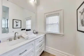West Oakland charmer: 2br/2bath - AC & W/D - Image 5