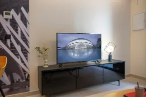 Neobeds - Stylish modern 1BR Apt Near Old Town & Steps from Turia Park - Image 2