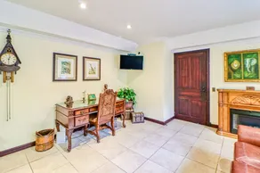 Fantastic Condo W/ Full Kitchen, WiFi, Private Balcony & Central Location - Image 2