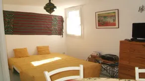 Pleasant air-conditioned holiday VILLA-Veranda-garden and pool-tennis access - Image 3