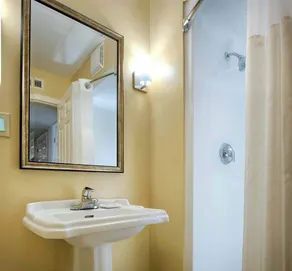 Wyndham Long Wharf | 3BR/2BA King Bed Suite - Image 5