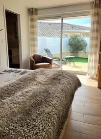 Accommodation with spa and private terrace - Image 5