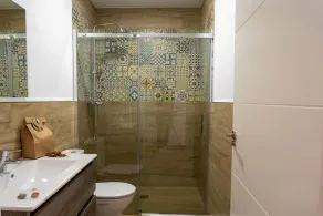 House in the center for 12 with pool 400m from the beach - Image 4