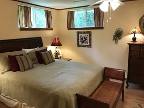 White Squirrel Lodge - Family friendly, pond & stream, breezy porches & wildlife - Image 5