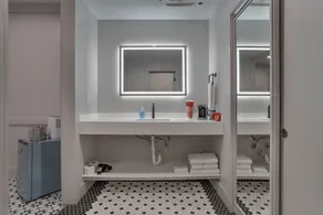 Hotel Biloxi - Image 4