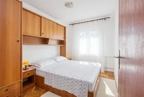 Two bedroom apartment near beach Grebaštica, Šibenik (A-11463-a) - Image 4
