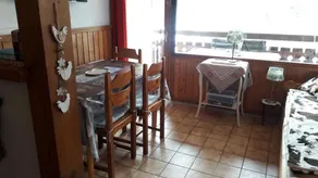 Appartement 'Les Silenes' avec vue sur montagne et balcon - Image 4