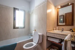 Villa \"Caminito del Rey\" con vistas a la montaña, piscina, jardín, aire acondicionado y Wi-Fi - Image 3