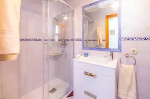 Holiday home with exclusive interior, pool and garden perfect for cyclists - Image 3
