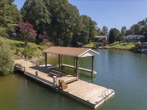 3 Bedrooms, 1 Flex Room, 3 Bathrooms!  Pet Friendly, Wifi, Hot Tub & More! Come Visit BOB INN COVE! - Image 5