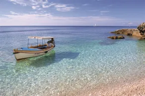 Amazing 2 Bedroom Apartment  5 minutes walk to beach! - Image 4