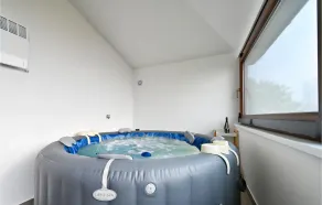 Lovely home in Plesivica with sauna - Image 2