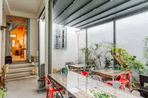 TasEV Guesthouse - Image 4