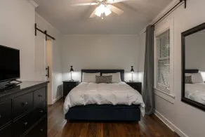 Renovated cottage with Hot Tub 15 min to Asheville - Image 4