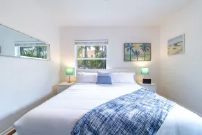 Blue Parrot 1 bedroom Apt ★5 min drive to the Ocean★Galleria Mall - Image 5