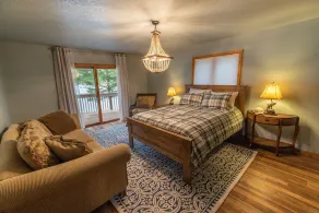 Spacious Family Getaway with Pontoon - Image 4