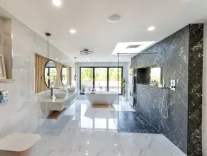 5 Bed Villa-Sleeps 10-Hot Tub-Bar & Pool table - Image 2