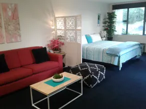 FACE THE MOUNT -  Elegant Spotless Apartment - Image 4