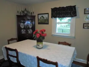 Farmhouse in the Country-Perfect Place to Relax and Enjoy Family and Friends! - Image 4