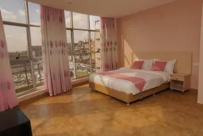 La'Ponye Hotel & Apartments - Image 5