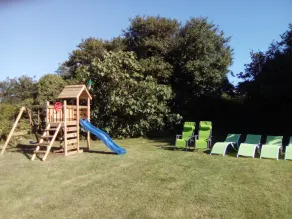Family house with enclosed garden and spa near the beach - Image 3