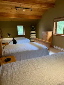 Beautiful Lakefront Cabin on Sheridan Lake bay - Image 3