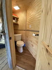 Magical Treehouse Mountain Views Dog Friendly - Image 3