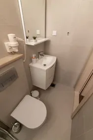 Schönes brandneues Zimmer in der Nähe von Dubrovnik mit Balkon und eigenem Bad. - Image 3