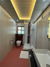 New York Houseboat - Image 5