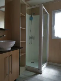 Chalet house in a quiet residence with heated swimming pool - Image 3