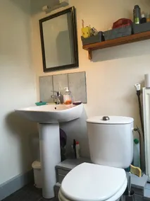 Trevlig 2 sovrum stuga omgiven av natur, pool och tillgång till spelrum - Image 2