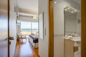 Ocean View I Sea Front 3-Bed Apt in Cascais w/Pool near Beaches - Image 2