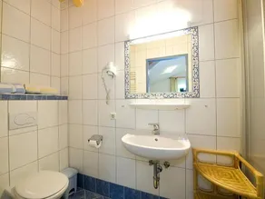 Apartment D (4-5 persons/2 bedrooms, 1 WSR) - Apartments Amadeo - Image 5