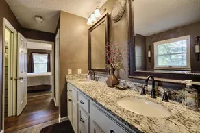 Peaceful Lakefront, Spectacular View, Spacious 2 Level, 30 Min from Auburn - Image 3