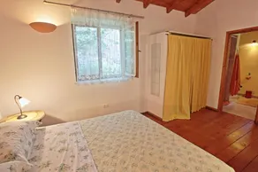Kitrini Luxury Cottage - Image 5