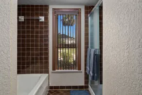 Springs Waterfront, kayaks and pool, room for the whole fam + friends - Image 4