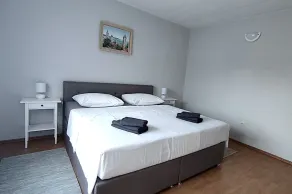 Appartements I Francs, 30 m de la mer, quai de bateau, salle communautaire, air - Image 3