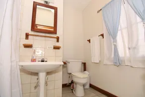 Belle maison avec vue sur la montagne et piscine - Image 3