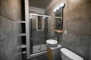 59 Rennell St, Bridgeport · Lovely 1 bedroom cozy modern apartment w/75” 4K TV - Image 2