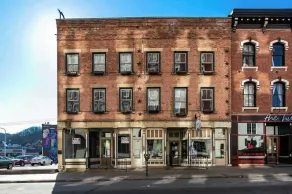 The Penthouse. Heart of Downtown Dubuque. Over 3,000 Sq Ft. - Image 3