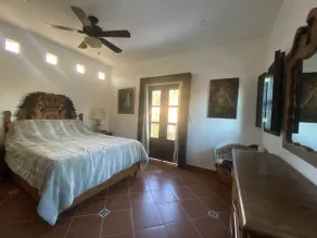 Honeymoon suite with private jacuzzi DISCOUNTED RATE - Image 4