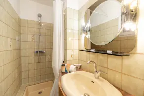 Holiday Home for 9 in St. Renan - Image 2