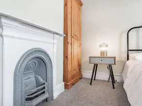 Apartment 3 - Image 5