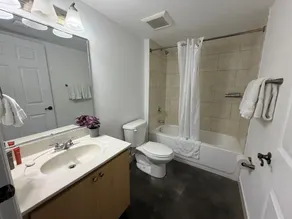 triangle suite III - Image 3