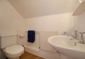 Two bed period cottage in Gullane sleeping up to 4 guests. - Image 5
